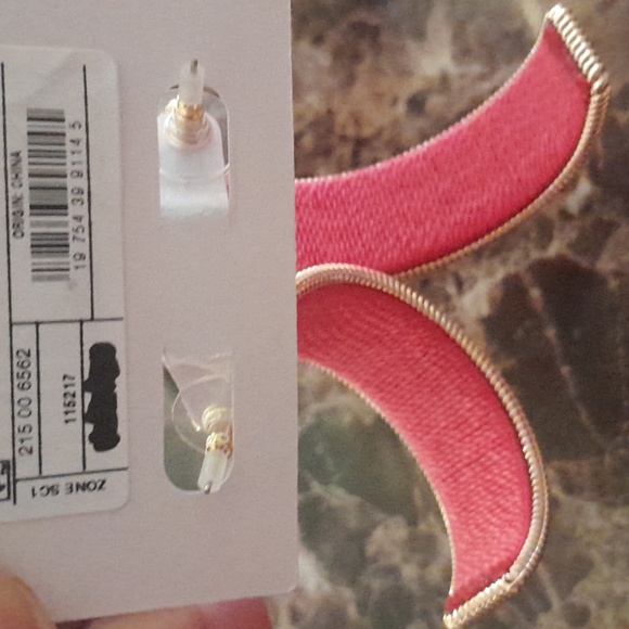 Elegant Pink and Gold Hoop Earrings - Picture 2 of 5